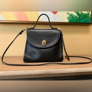 Vintage Coach Regina bag with crossbody strap